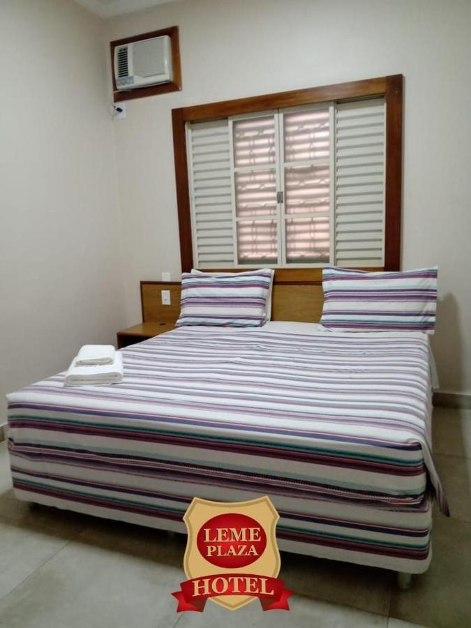 Leme Plaza Hotel Esterno foto