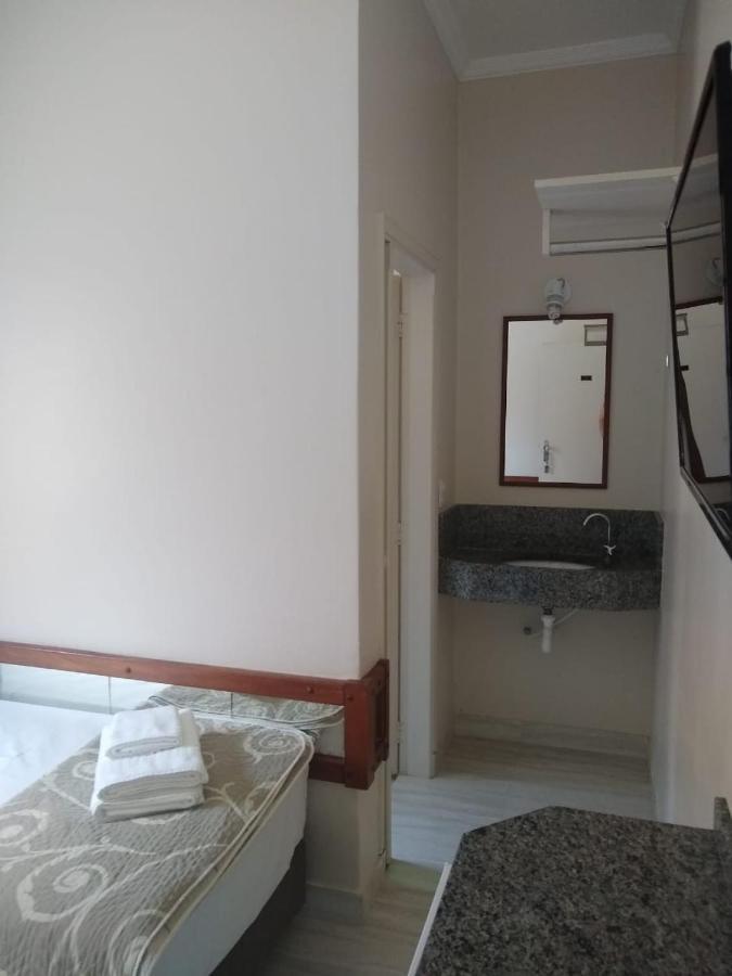 Leme Plaza Hotel Esterno foto