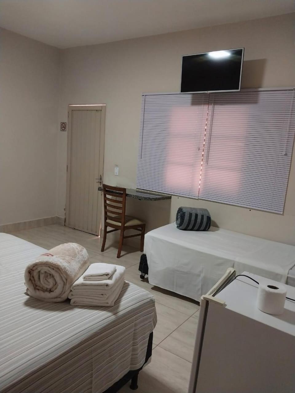 Leme Plaza Hotel Esterno foto